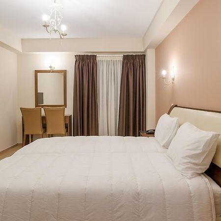 Hotel Anna Яніна Екстер'єр фото