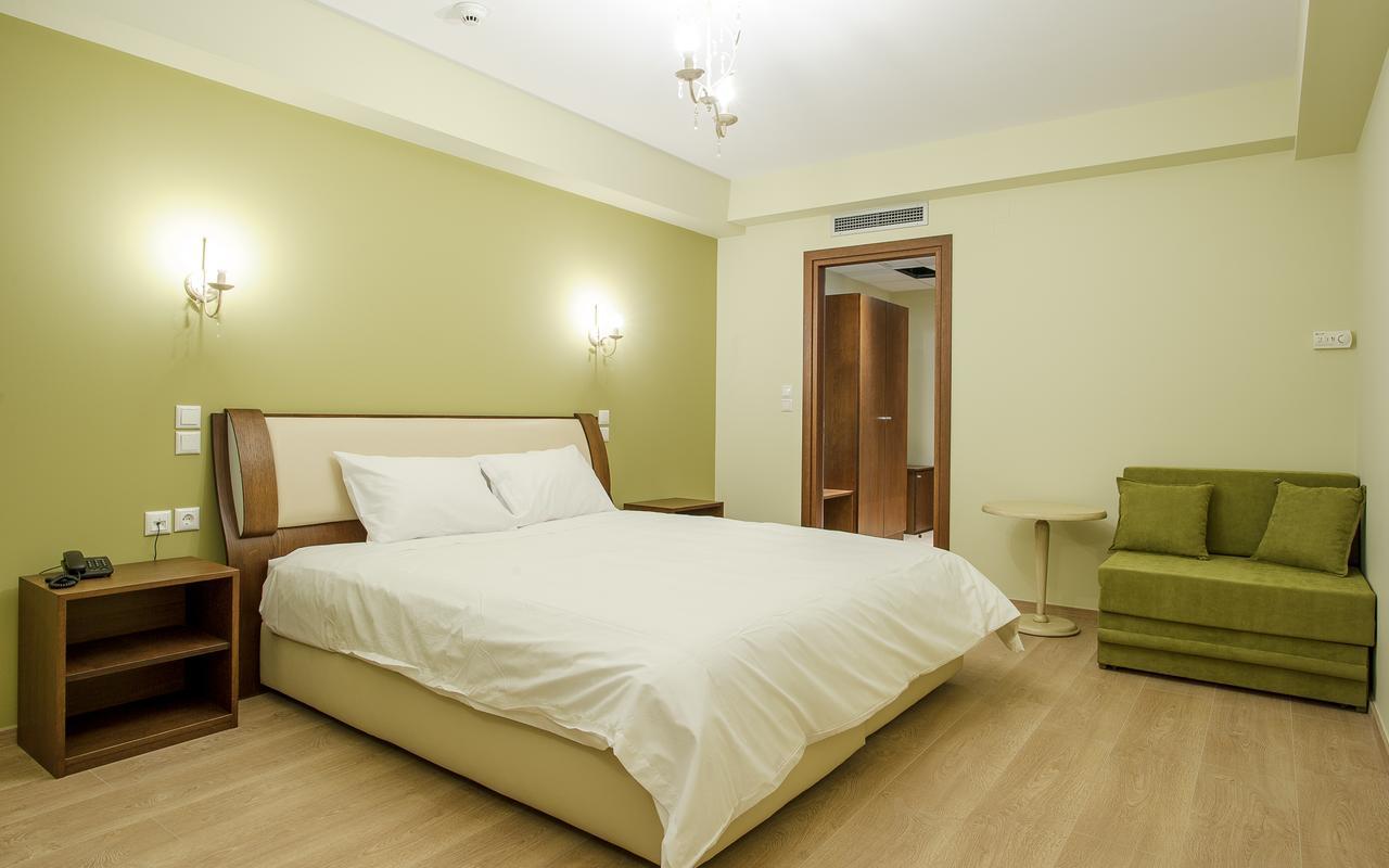 Hotel Anna Яніна Екстер'єр фото
