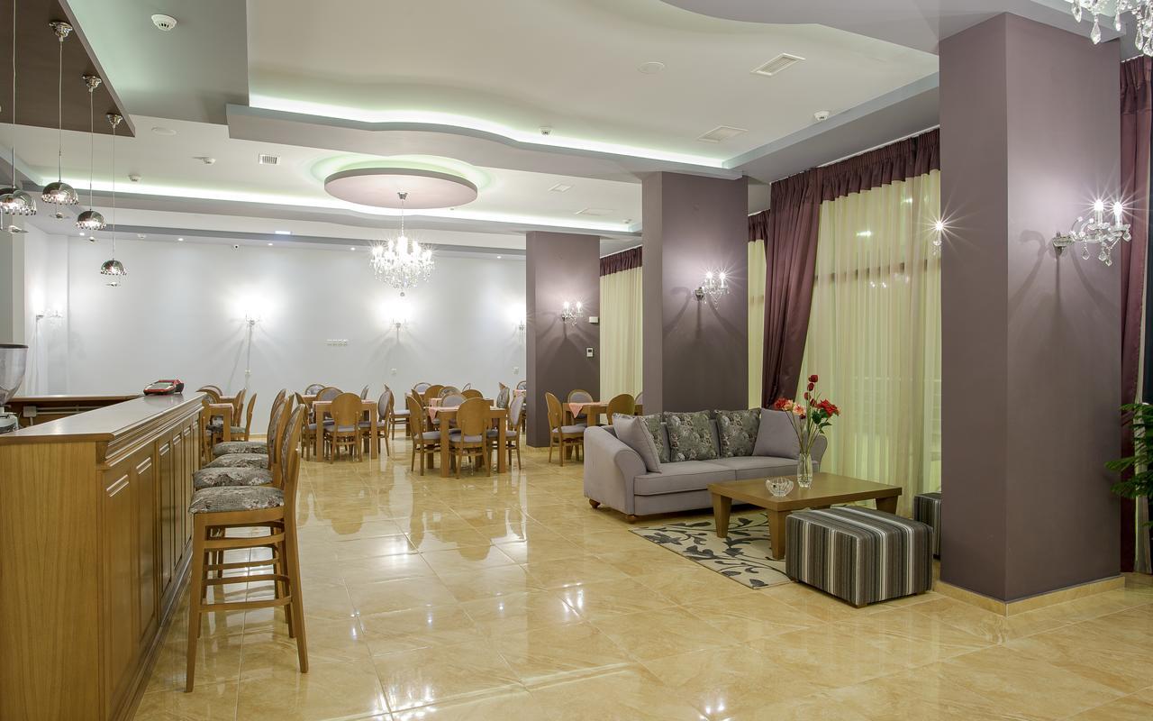 Hotel Anna Яніна Екстер'єр фото