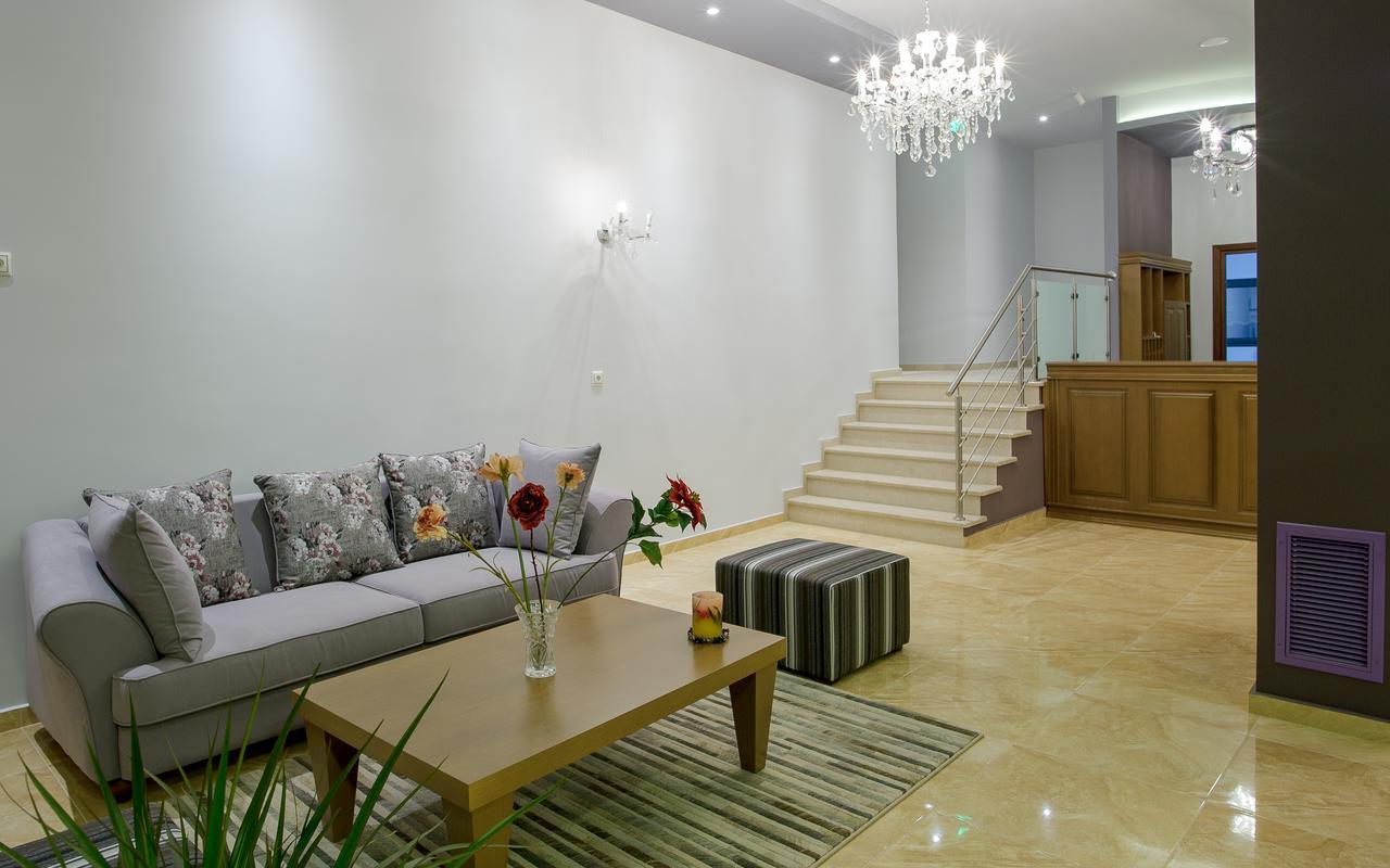 Hotel Anna Яніна Екстер'єр фото