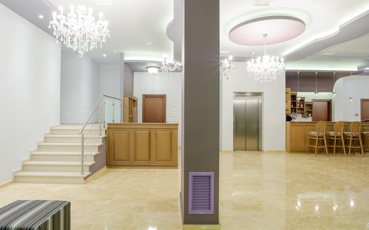 Hotel Anna Яніна Екстер'єр фото